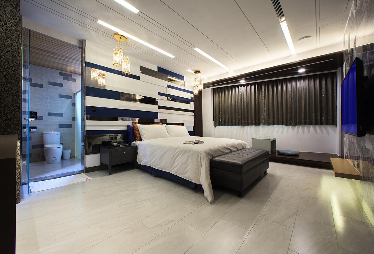 Chen He Spa Motel Lukang Exterior photo